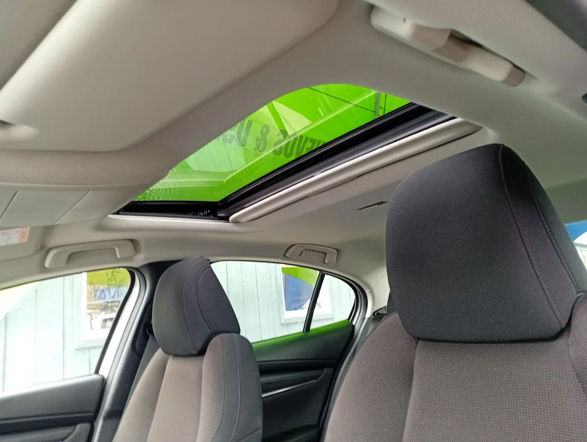Mazda 3 2.0 V 4x2 Sdn 6at 4p año 2023