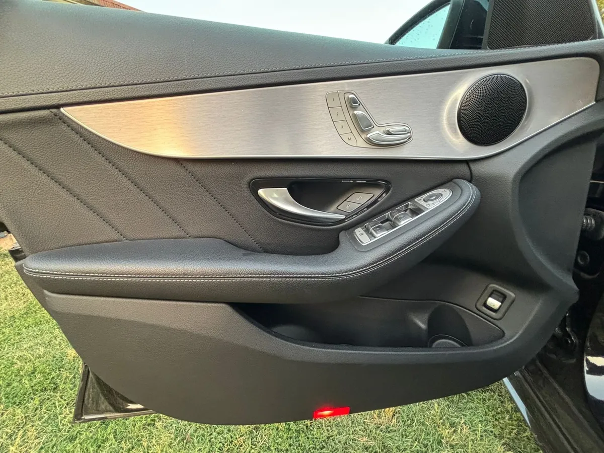 MERCEDES BENZ C300 Otra año 2022