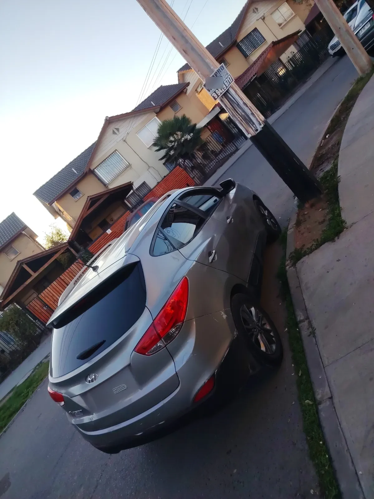 HYUNDAI TUCSON 2.0 Crdi Lm P/e 5dr Gl Ac At Diesel año 2015