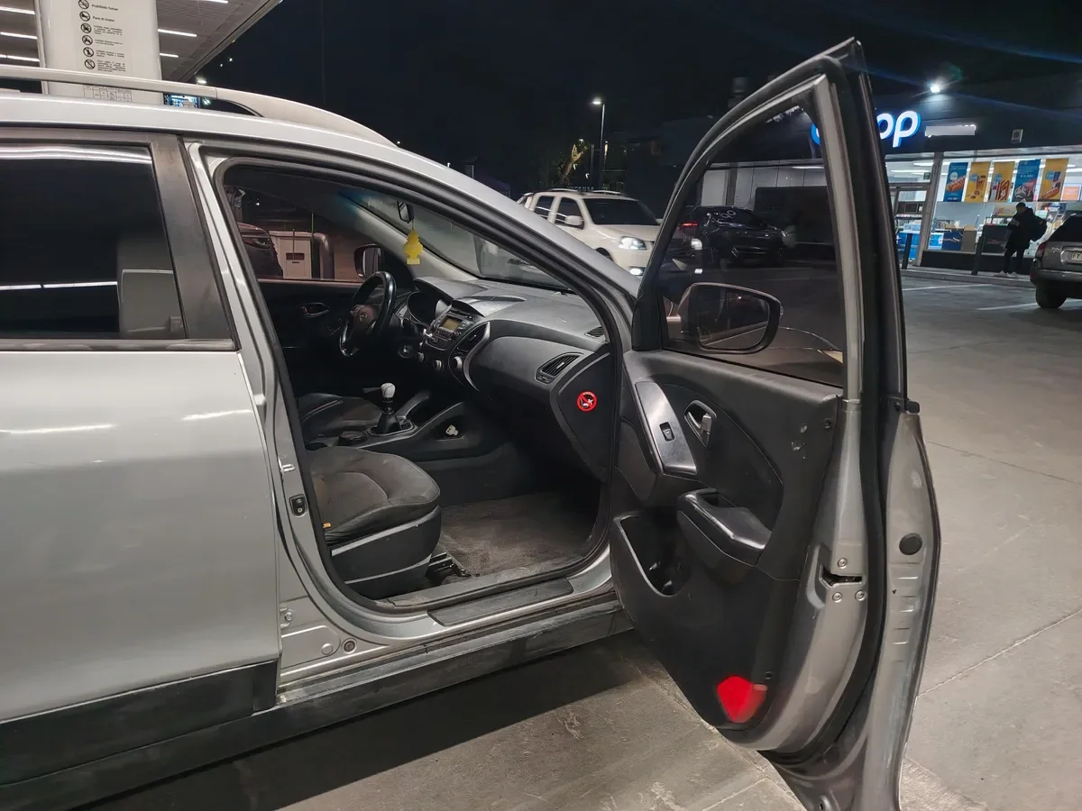 HYUNDAI TUCSON 2.0 Crdi Lm P/e 5dr Gl Ac At Diesel año 2015