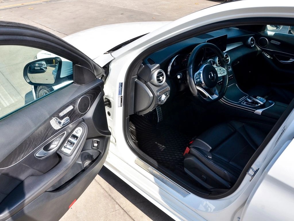 Mercedes-Benz C 300 2.0 T año 2021