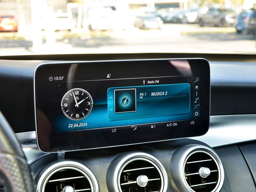 Mercedes-Benz C 300 2.0 T año 2021