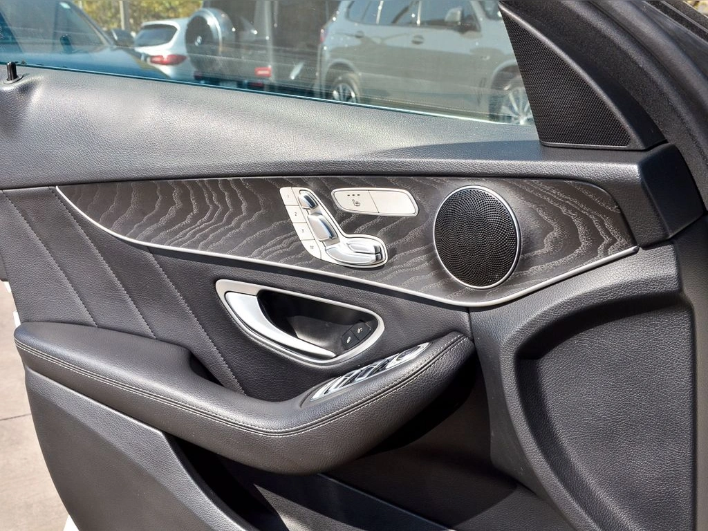 Mercedes-Benz C 300 2.0 T año 2021