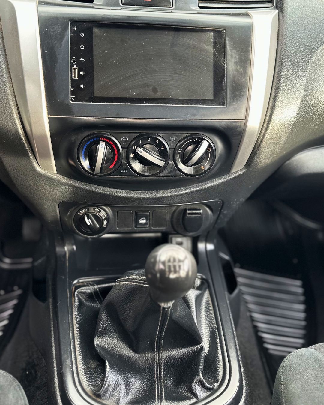 Nissan NP300 2.3 D Navara Dc Se Mt Diesel año 2020