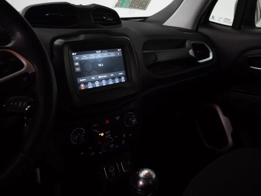 Jeep Renegade 1.8 Sport Lx Mt año 2023