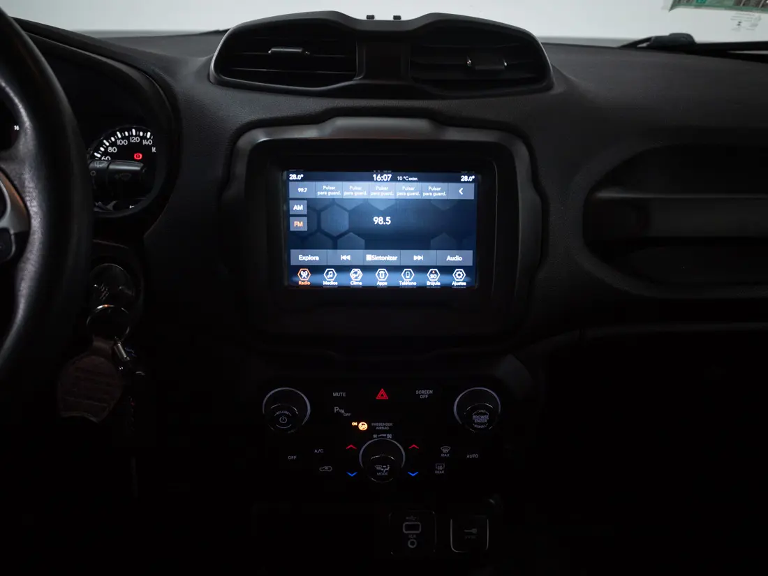 Jeep Renegade 1.8 Sport Lx Mt año 2023