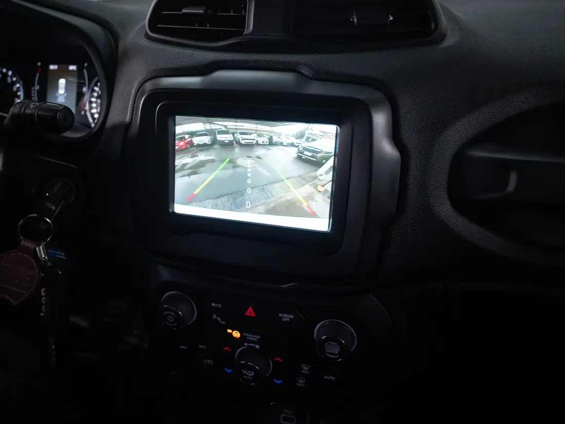 Jeep Renegade 1.8 Sport Lx Mt año 2023
