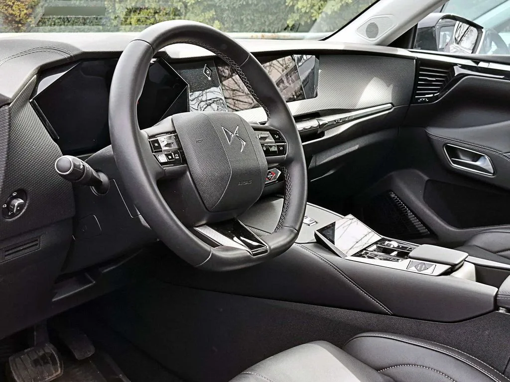DS Automobiles Ds 4 Cross año 2026