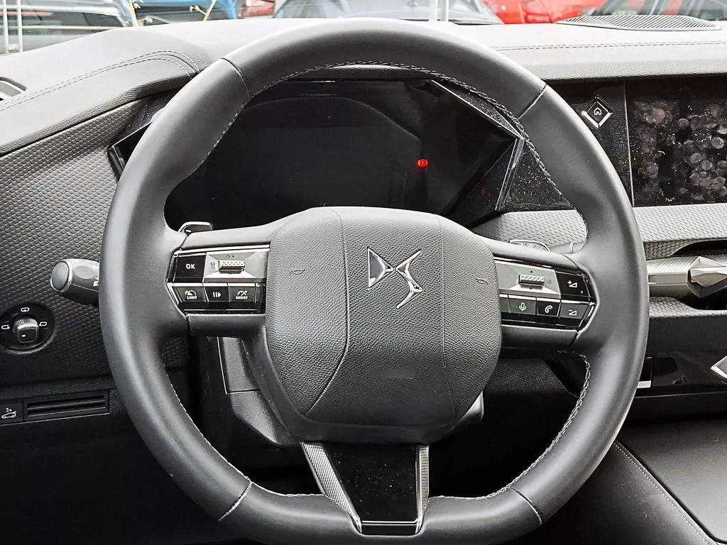 DS Automobiles Ds 4 Cross año 2026