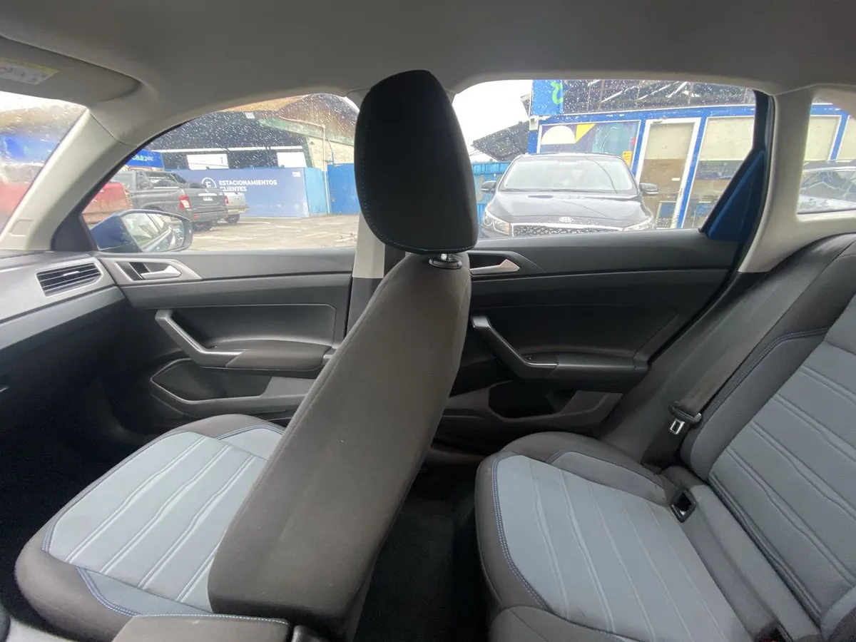 Volkswagen Nivus 1.0 Tsi Comfortline 4x2 At 5p año 2023