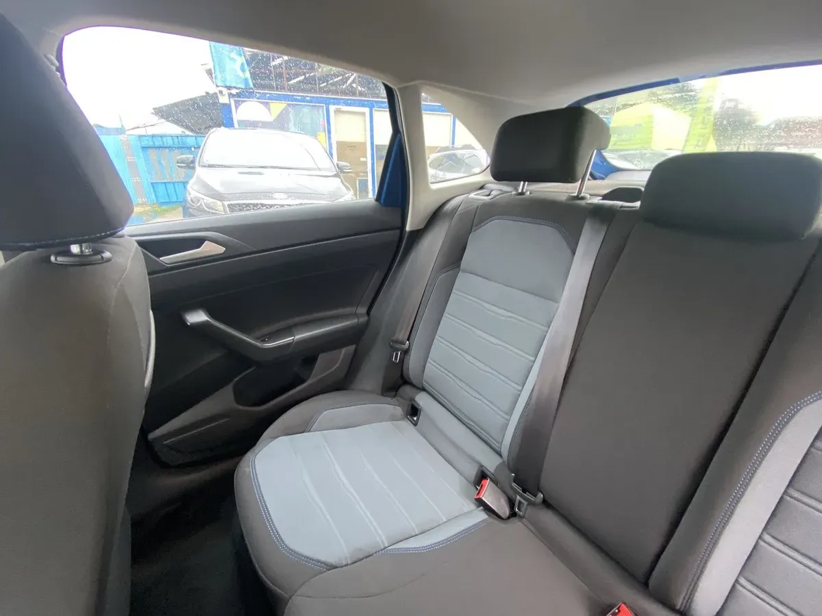 Volkswagen Nivus 1.0 Tsi Comfortline 4x2 At 5p año 2023