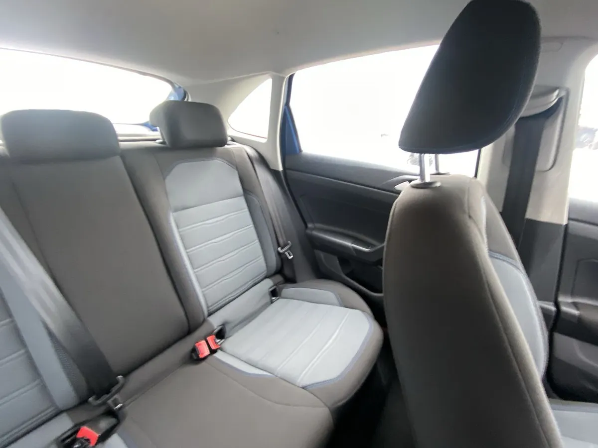 Volkswagen Nivus 1.0 Tsi Comfortline 4x2 At 5p año 2023