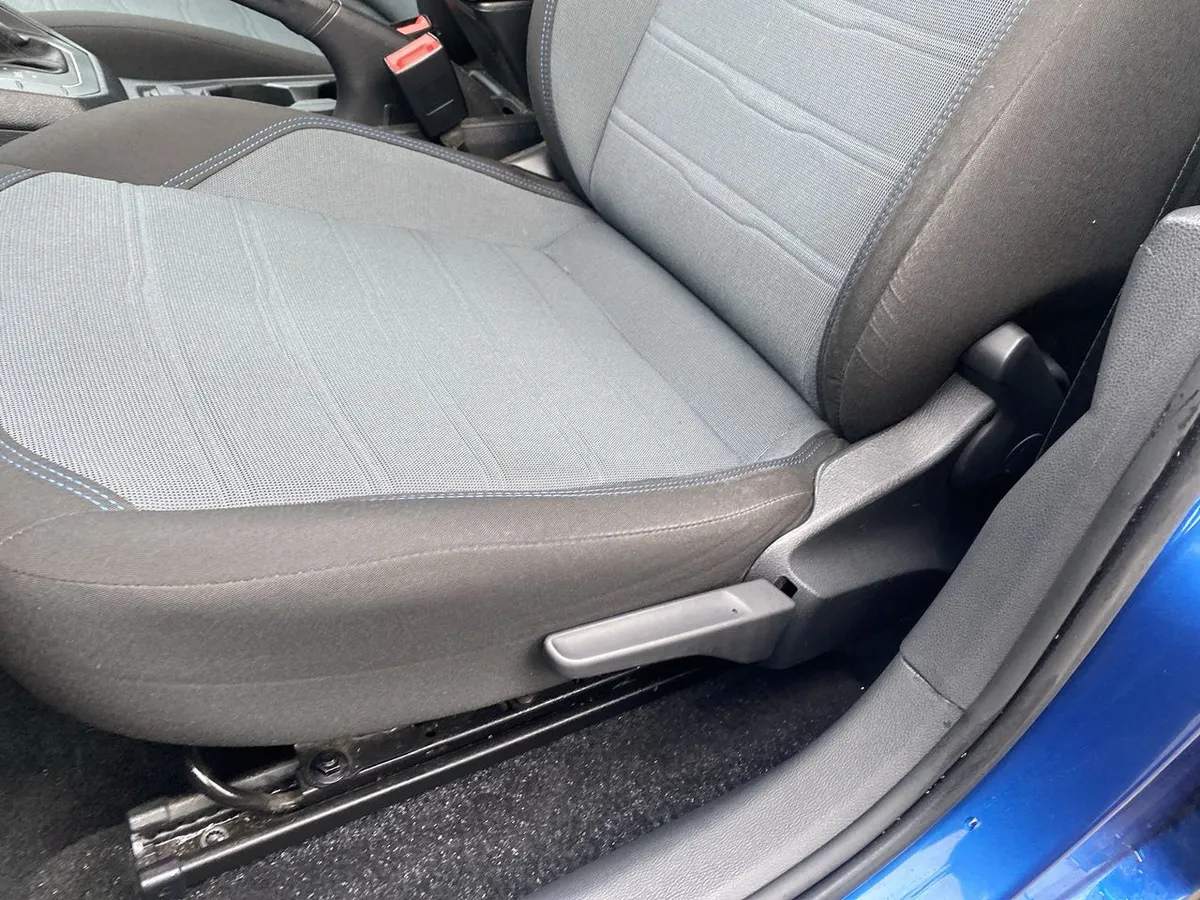 Volkswagen Nivus 1.0 Tsi Comfortline 4x2 At 5p año 2023
