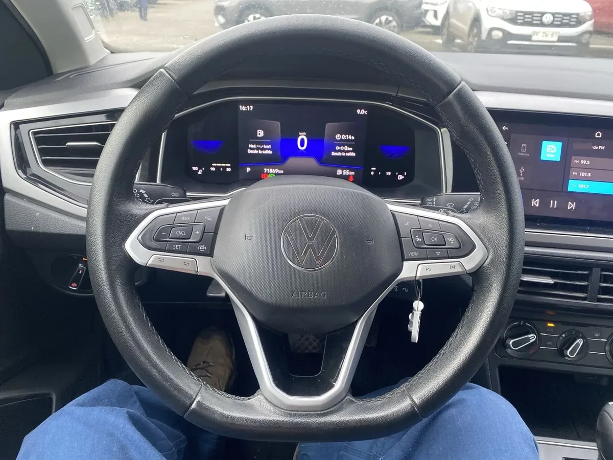 Volkswagen Nivus 1.0 Tsi Comfortline 4x2 At 5p año 2023