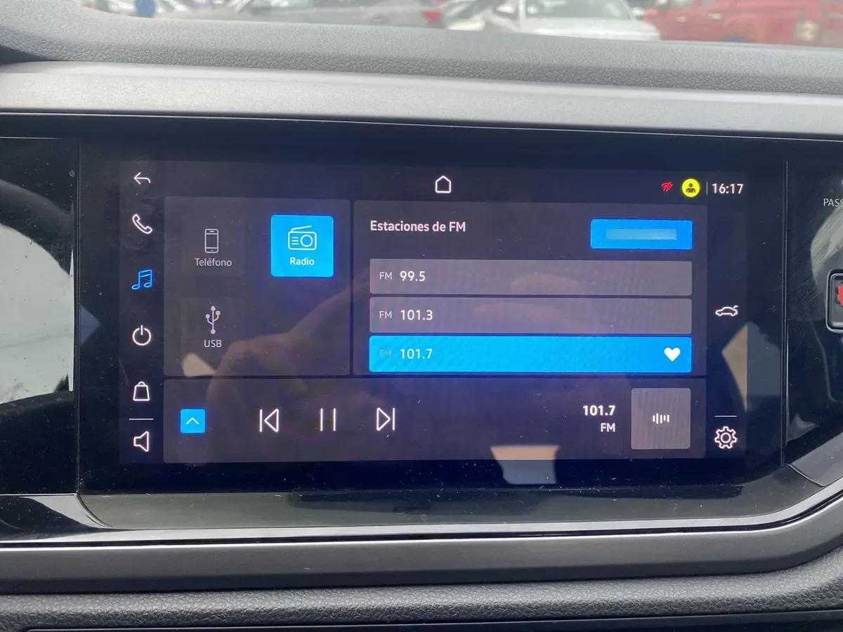 Volkswagen Nivus 1.0 Tsi Comfortline 4x2 At 5p año 2023