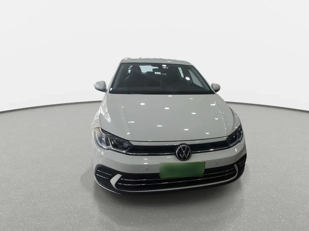 Volkswagen Polo 1.0t Highline 4x2 At6 5p año 2025