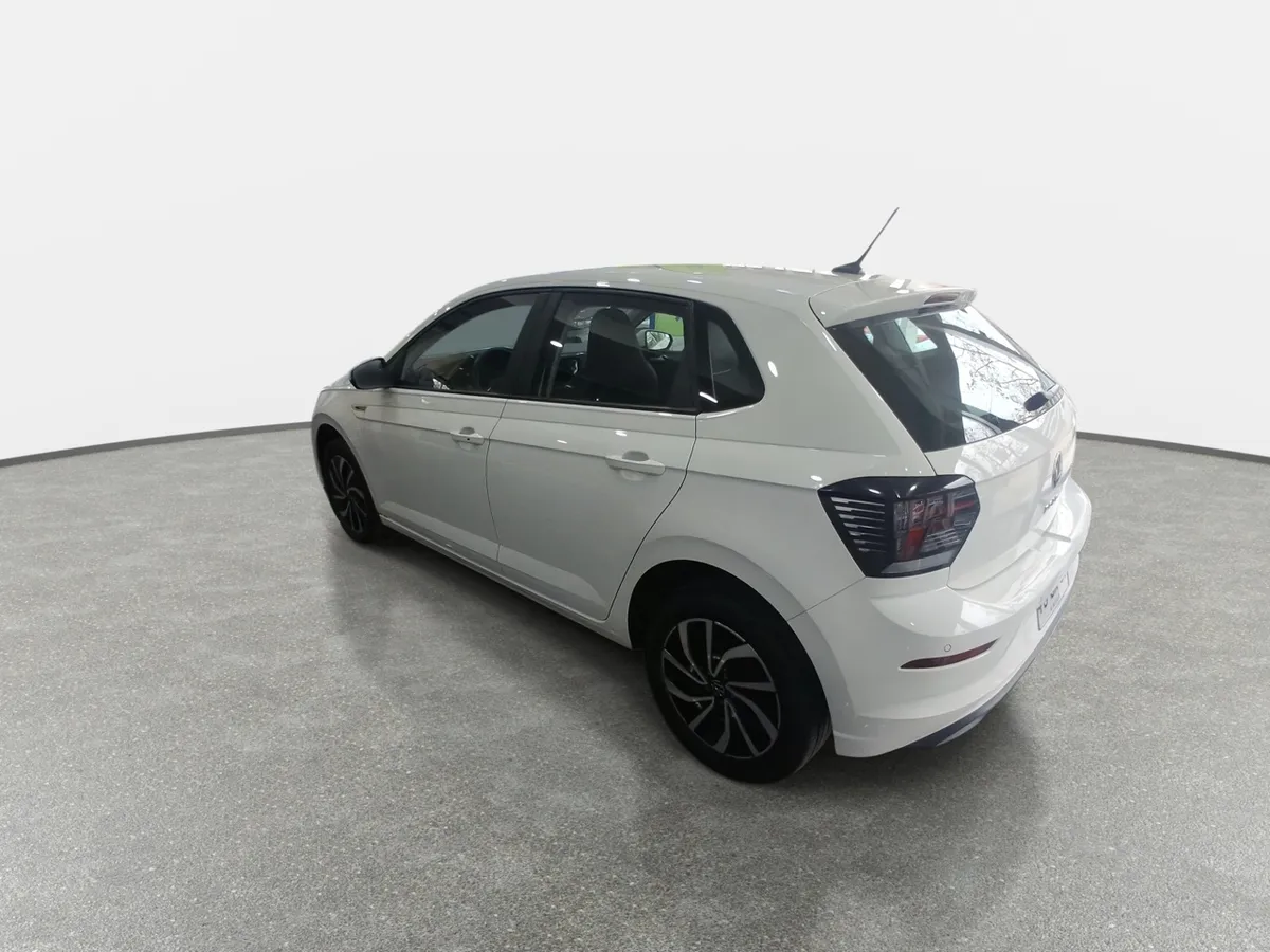 Volkswagen Polo 1.0t Highline 4x2 At6 5p año 2025