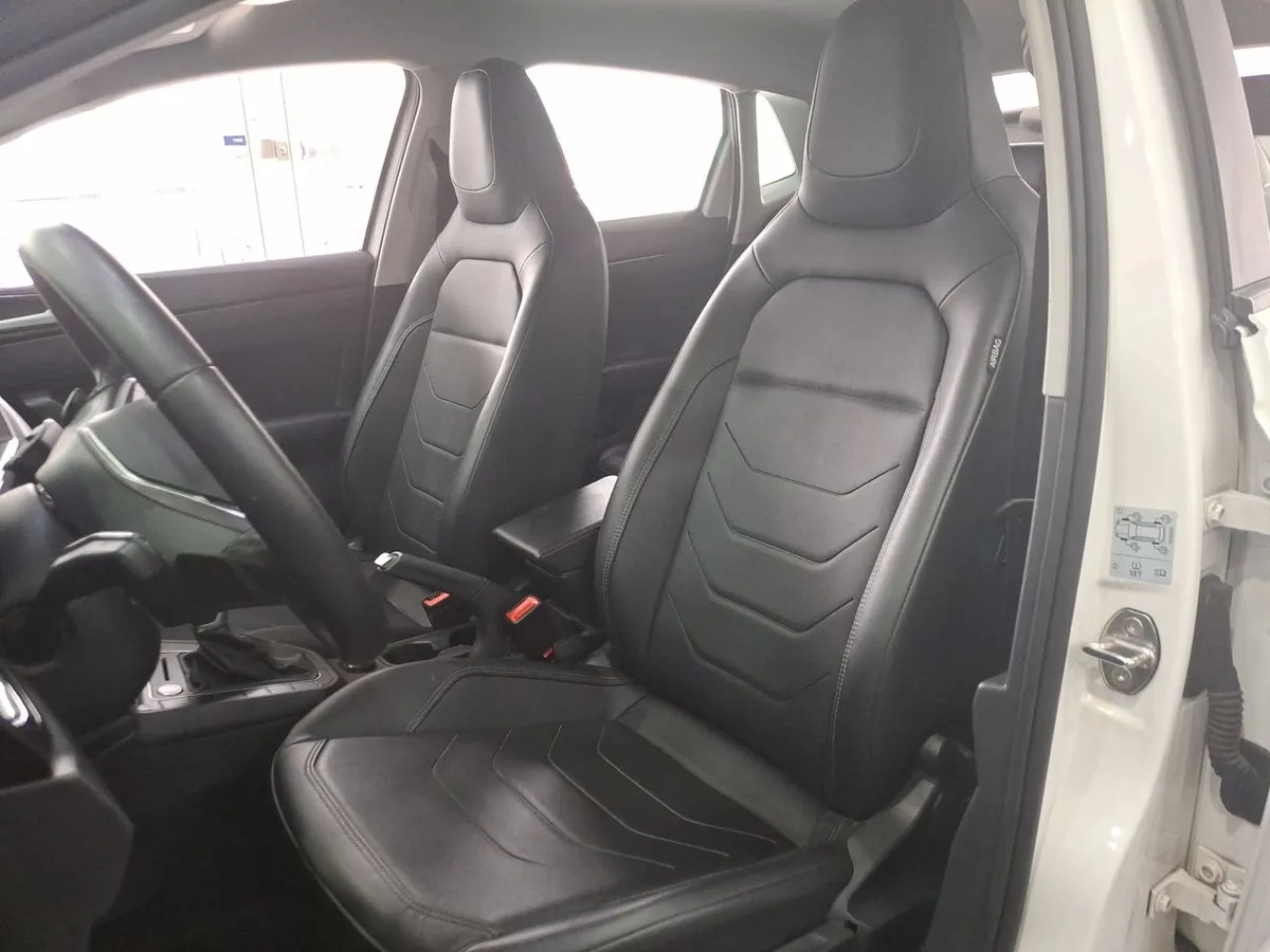 Volkswagen Polo 1.0t Highline 4x2 At6 5p año 2025