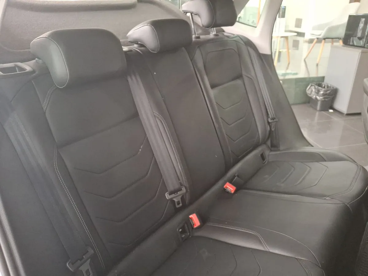 Volkswagen Polo 1.0t Highline 4x2 At6 5p año 2025