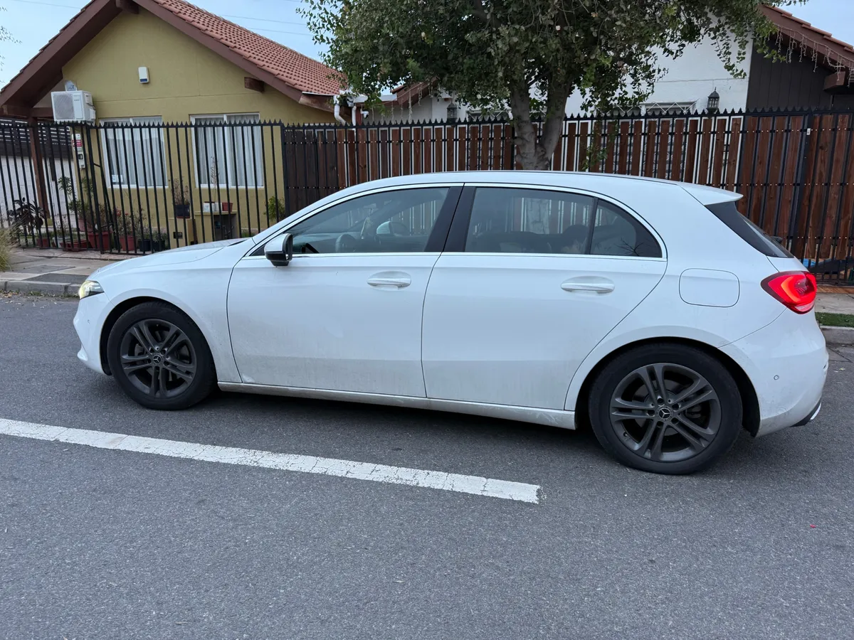 MERCEDES BENZ A200 1.3 Sedan Progressive At año 2020