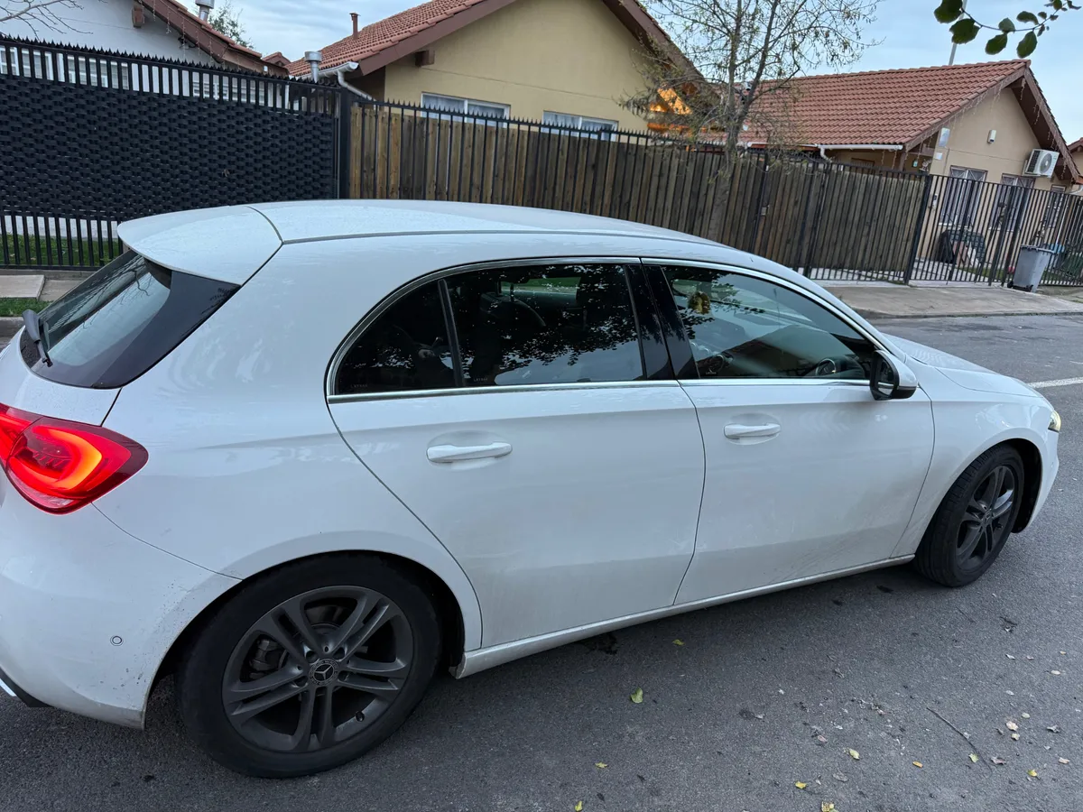 MERCEDES BENZ A200 1.3 Sedan Progressive At año 2020