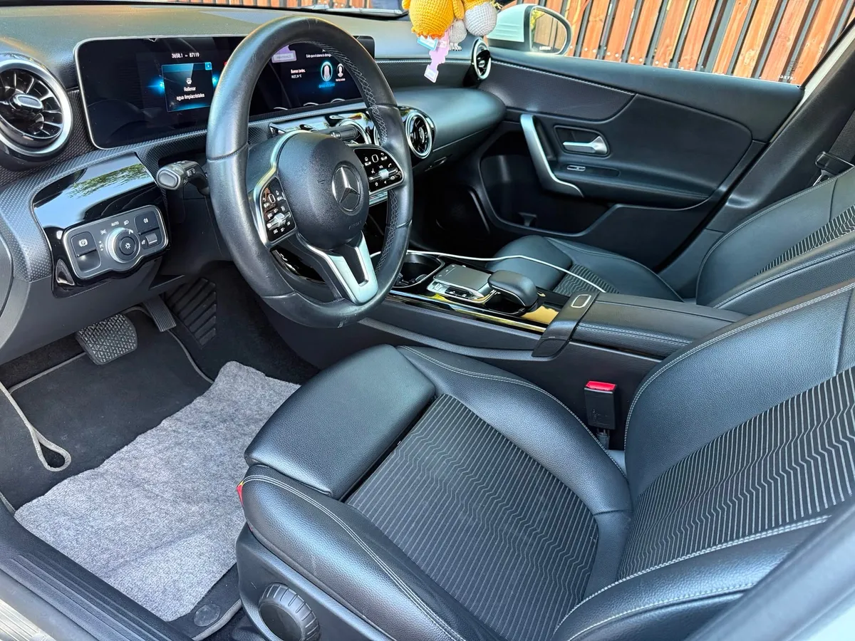 MERCEDES BENZ A200 1.3 Sedan Progressive At año 2020
