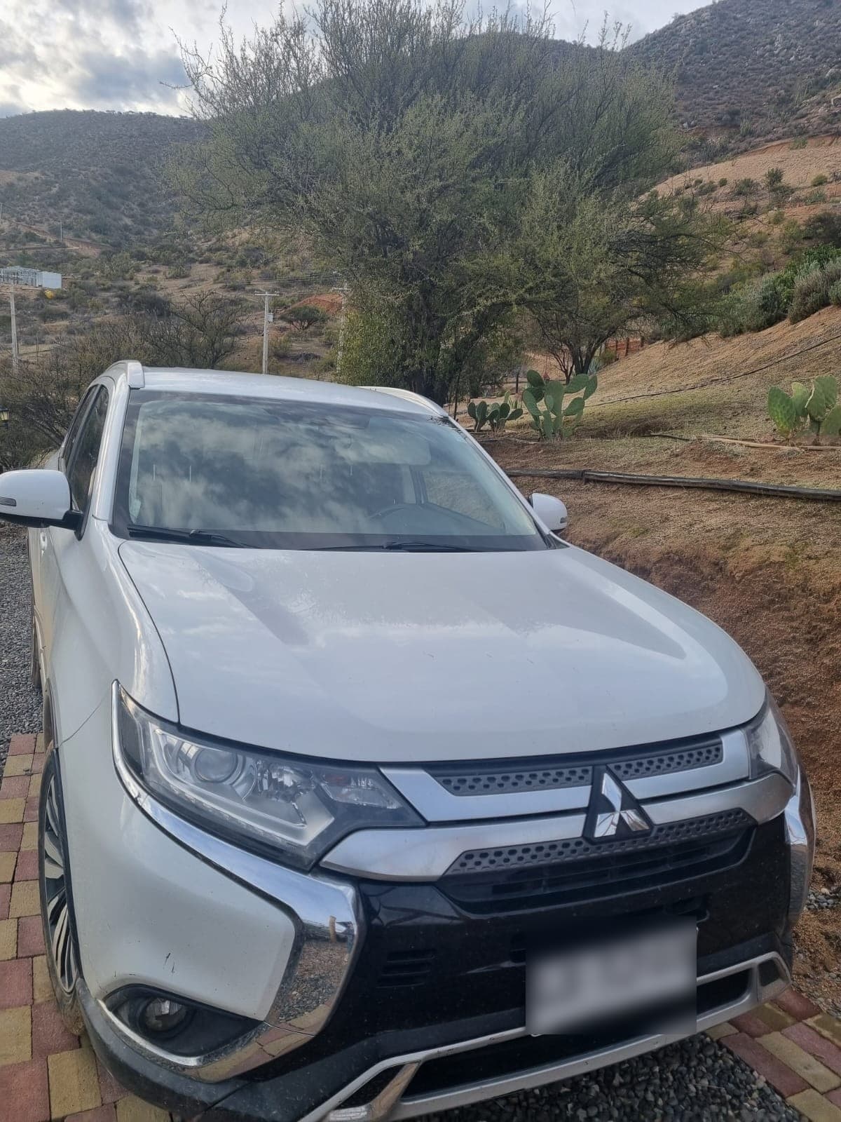 MITSUBISHI OUTLANDER 2.4 Glx At 4x4 año 2020