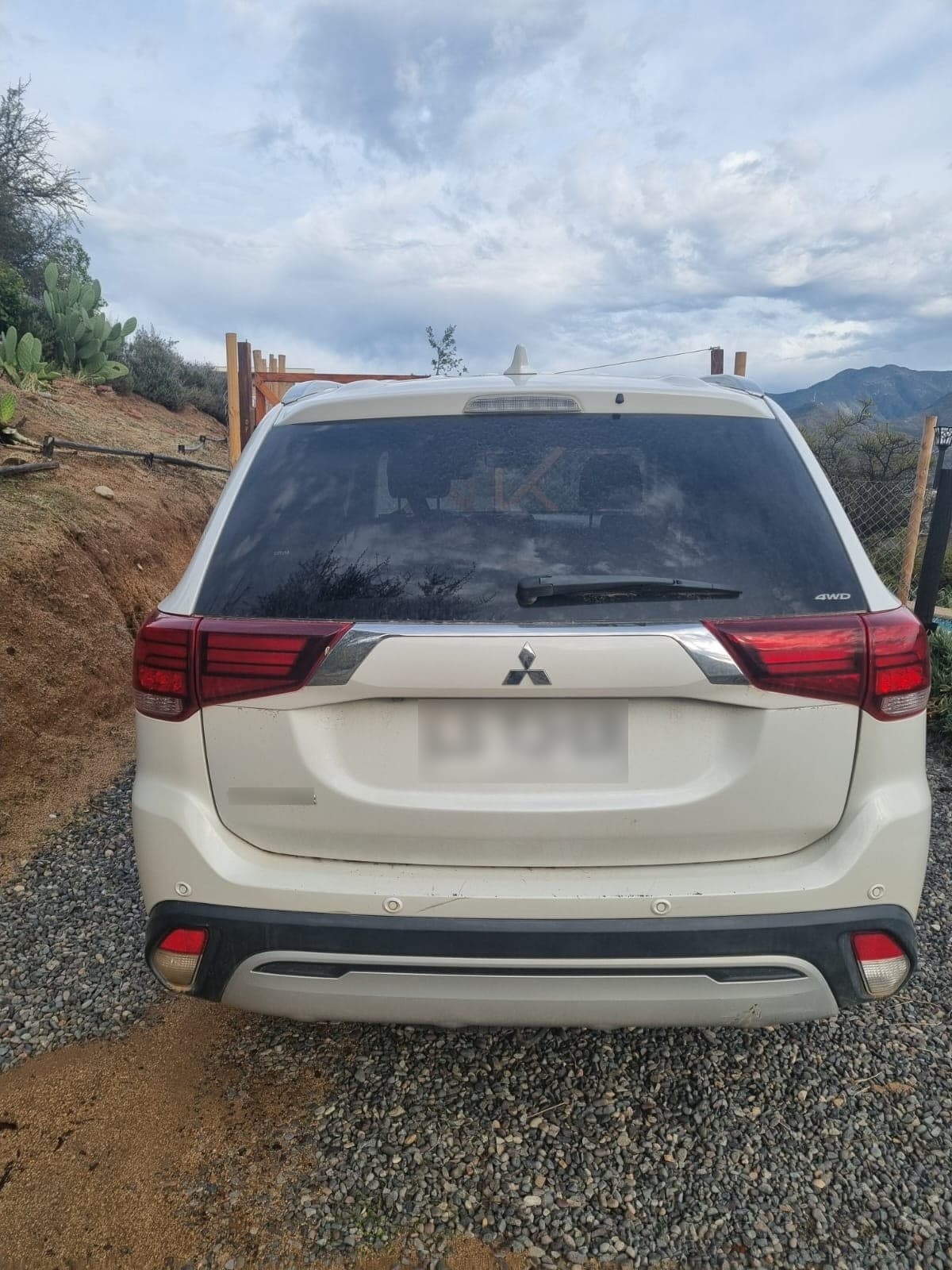 MITSUBISHI OUTLANDER 2.4 Glx At 4x4 año 2020