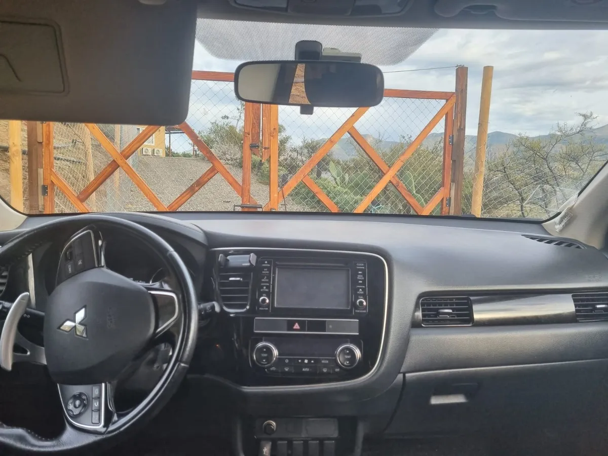 MITSUBISHI OUTLANDER 2.4 Glx At 4x4 año 2020