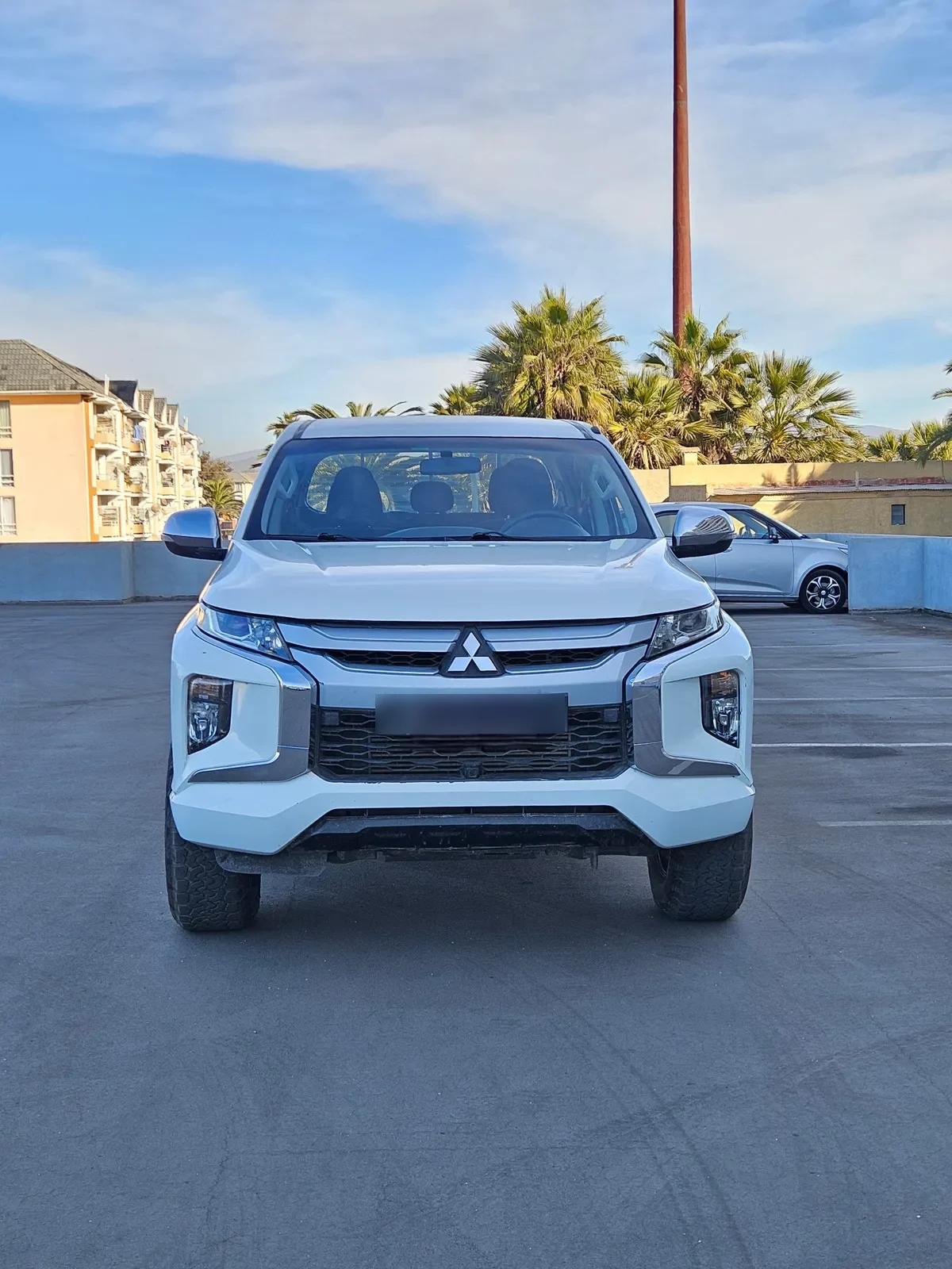MITSUBISHI L200 2.4 Td Katana Crt Mt 4x4 Diesel año 2022