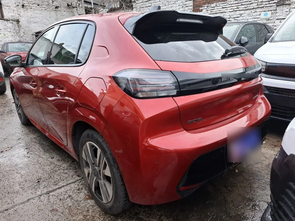 Peugeot 208 Allure Hybrid 136 Edct 1.2 Aut año 2026