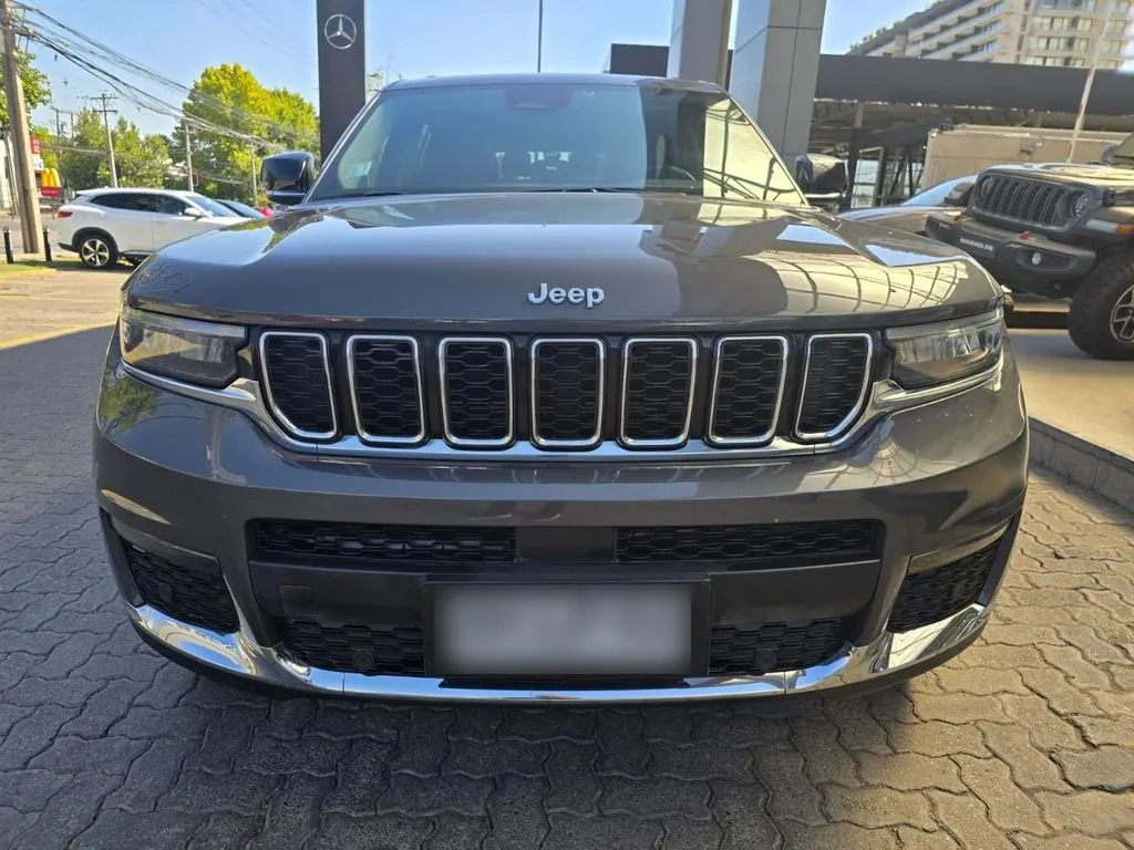Jeep Grand Cherokee 3.6 Limited L At 4x4 año 2023