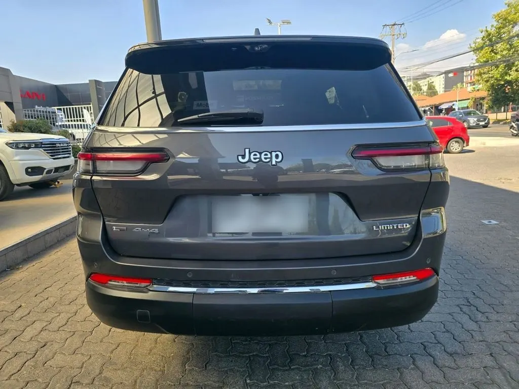 Jeep Grand Cherokee 3.6 Limited L At 4x4 año 2023