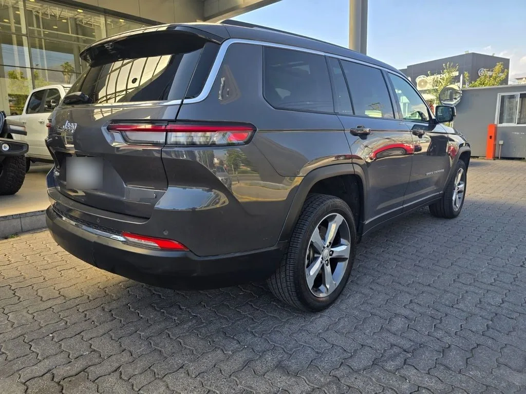 Jeep Grand Cherokee 3.6 Limited L At 4x4 año 2023