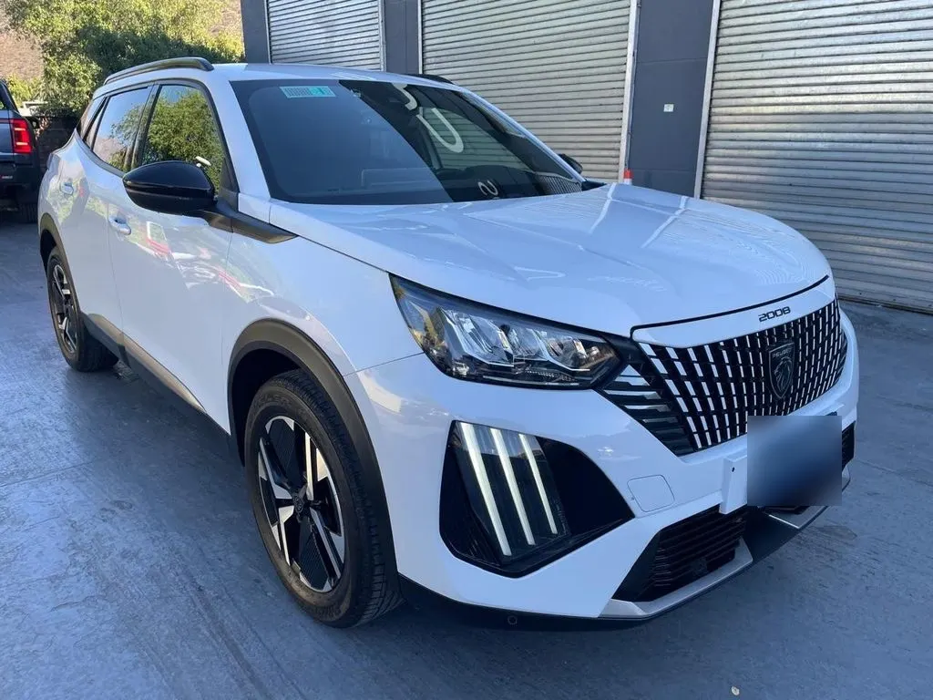 Peugeot 2008 1.2 Allure Pack Puretech 130 At año 2024