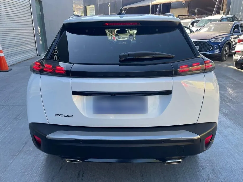 Peugeot 2008 1.2 Allure Pack Puretech 130 At año 2024