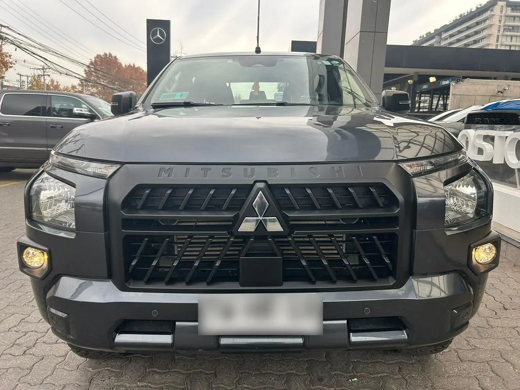 Mitsubishi L200 2.4 Katana Xrt Diesel 4x4 Dob. Cab. Euro6 Mt 4p año 2025