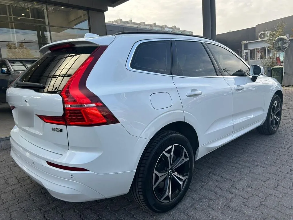 Volvo Xc60 2.0 B5 Momentum At 4x4 Hibrido año 2022