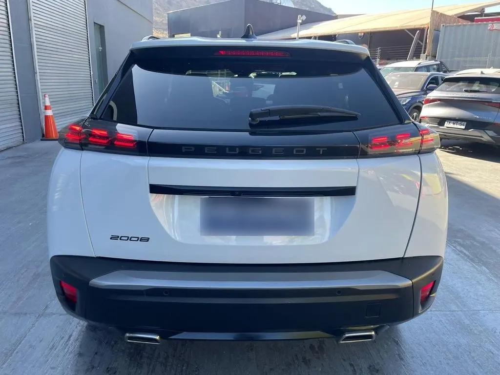 Peugeot 2008 1.2 Allure Pack Puretech 130 At año 2024