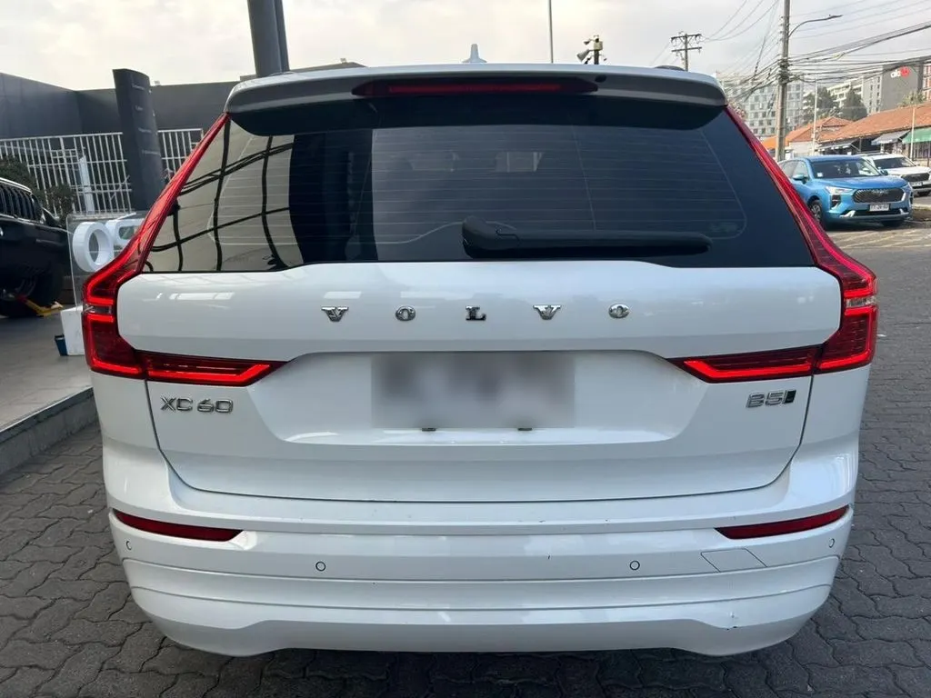 Volvo Xc60 2.0 B5 Momentum At 4x4 Hibrido año 2022