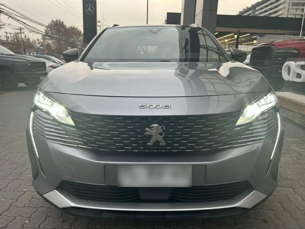 Peugeot 5008 1.5 Allure Pack Bluehdi 130 Eat8 At año 2024