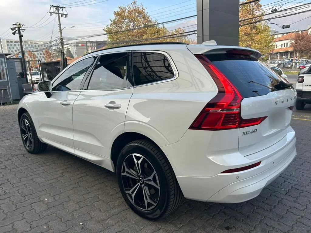 Volvo Xc60 2.0 B5 Momentum At 4x4 Hibrido año 2022