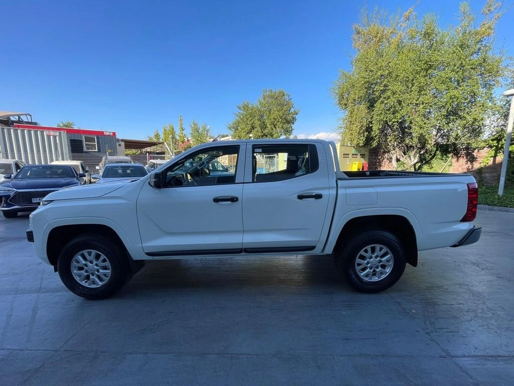 Mitsubishi L200 2.4 Katana Xrt Diesel 4x4 Dob. Cab. Euro6 Mt 4p año 2026