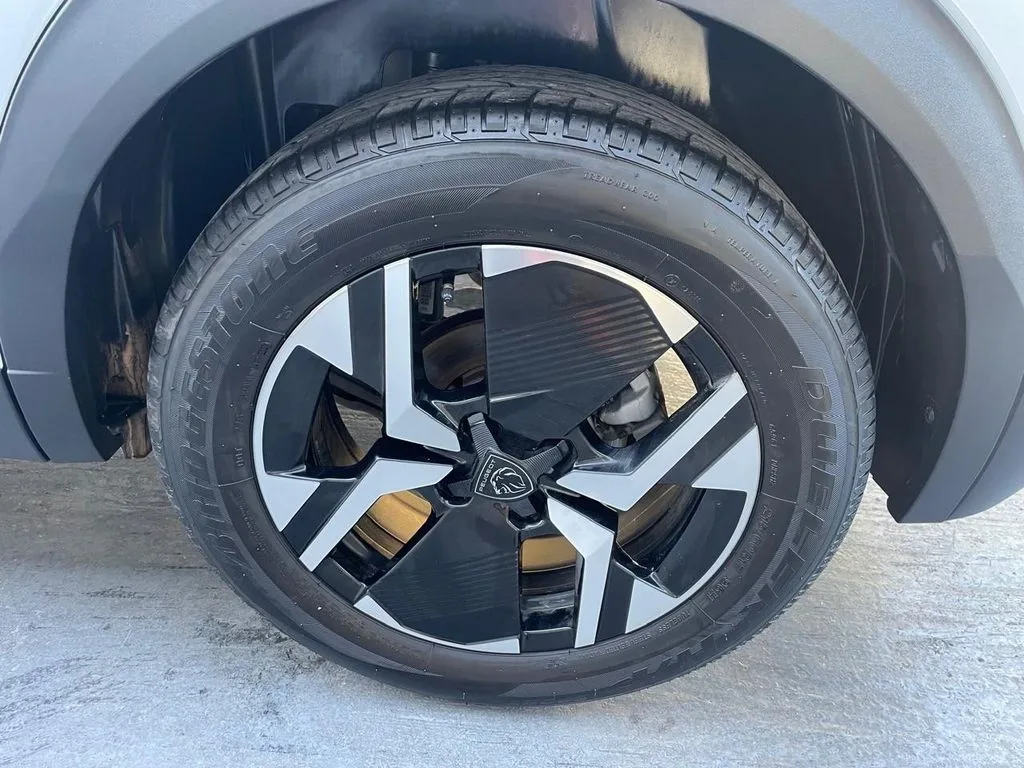 Peugeot 2008 1.2 Allure Pack Puretech 130 At año 2024