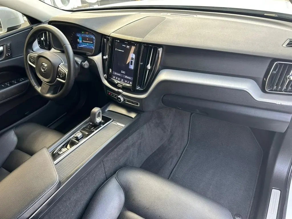 Volvo Xc60 2.0 B5 Momentum At 4x4 Hibrido año 2022
