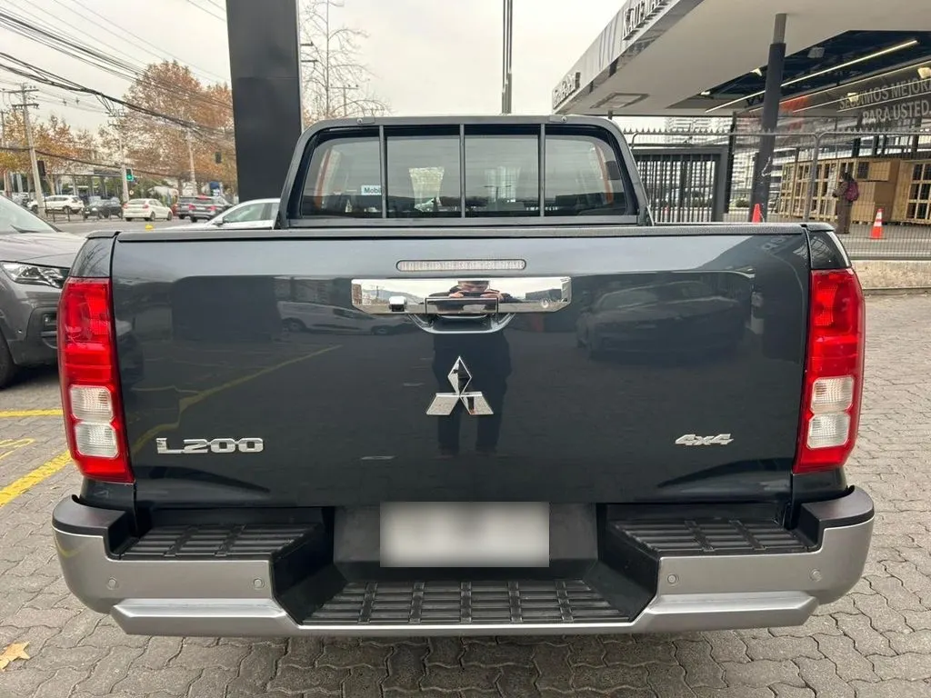 Mitsubishi L200 2.4 Katana Xrt Mt 4x4 Diesel año 2025