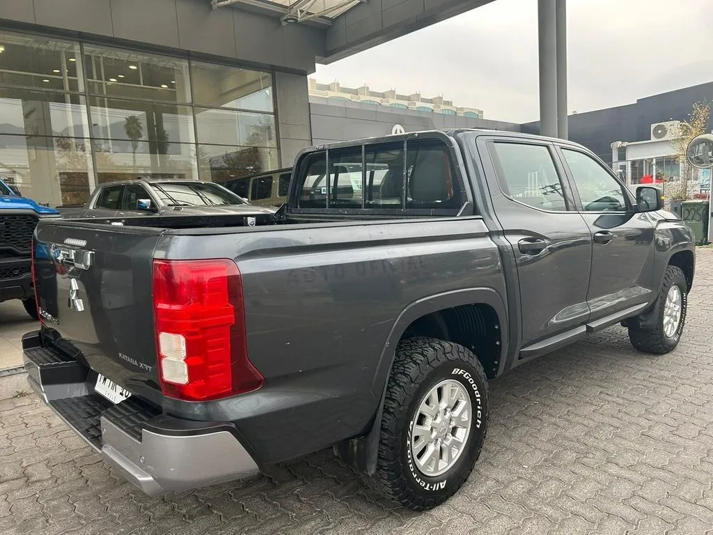 Mitsubishi L200 2.4 Katana Xrt Diesel 4x4 Dob. Cab. Euro6 Mt 4p año 2025