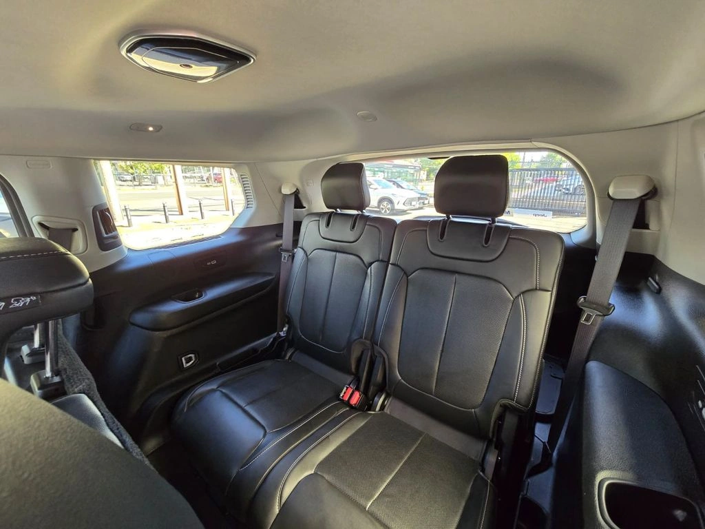 Jeep Grand Cherokee 3.6 Limited L At 4x4 año 2023
