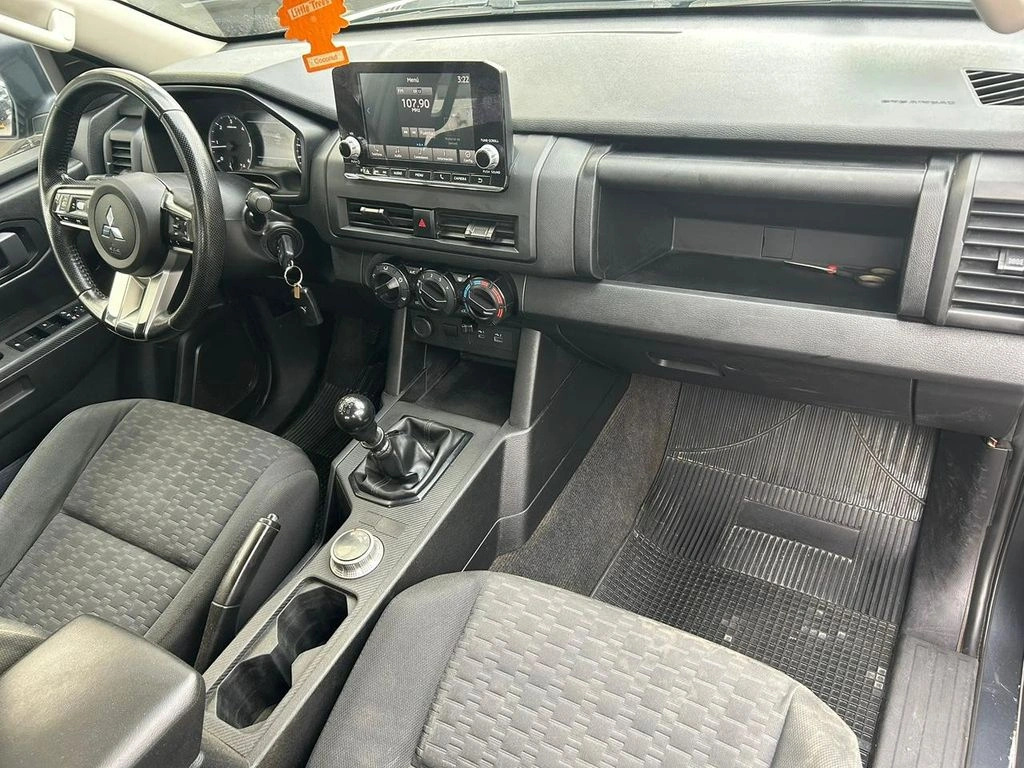 Mitsubishi L200 2.4 Katana Xrt Diesel 4x4 Dob. Cab. Euro6 Mt 4p año 2025