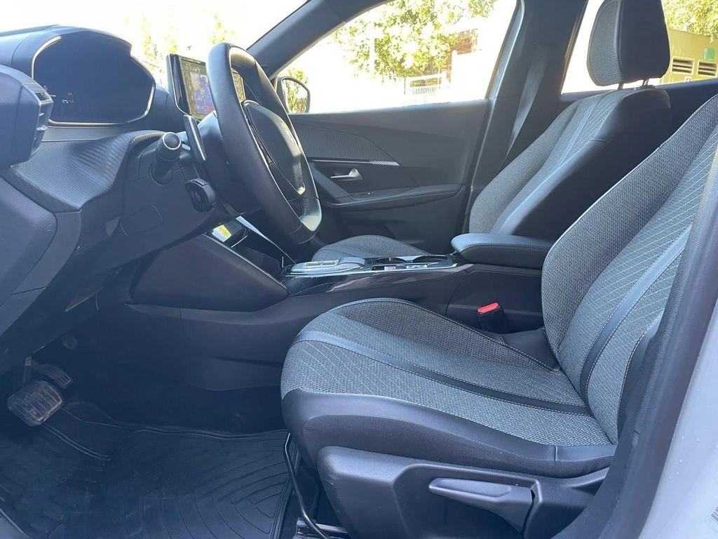 Peugeot 2008 1.2 Allure Pack Puretech 130 At año 2024